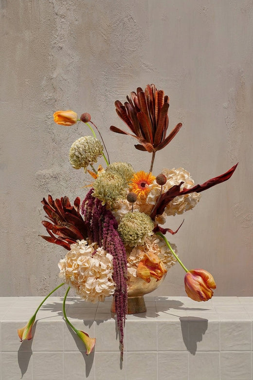 Antique Bloom — تنسيق ورد فاخر من Amicis