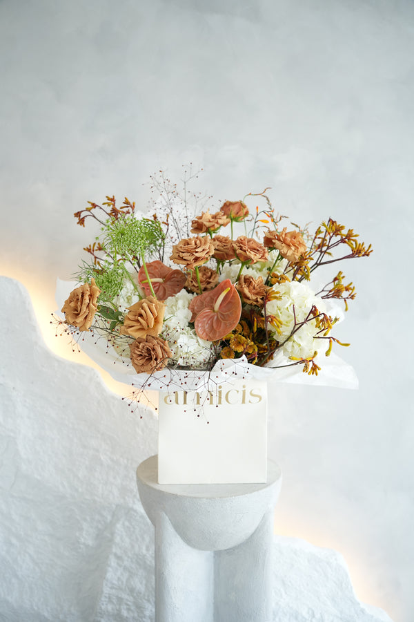 minimalist but artisan flower bouquet inspired by sahara