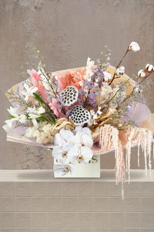Opaline Muse — تنسيق ورد فاخر من Amicis